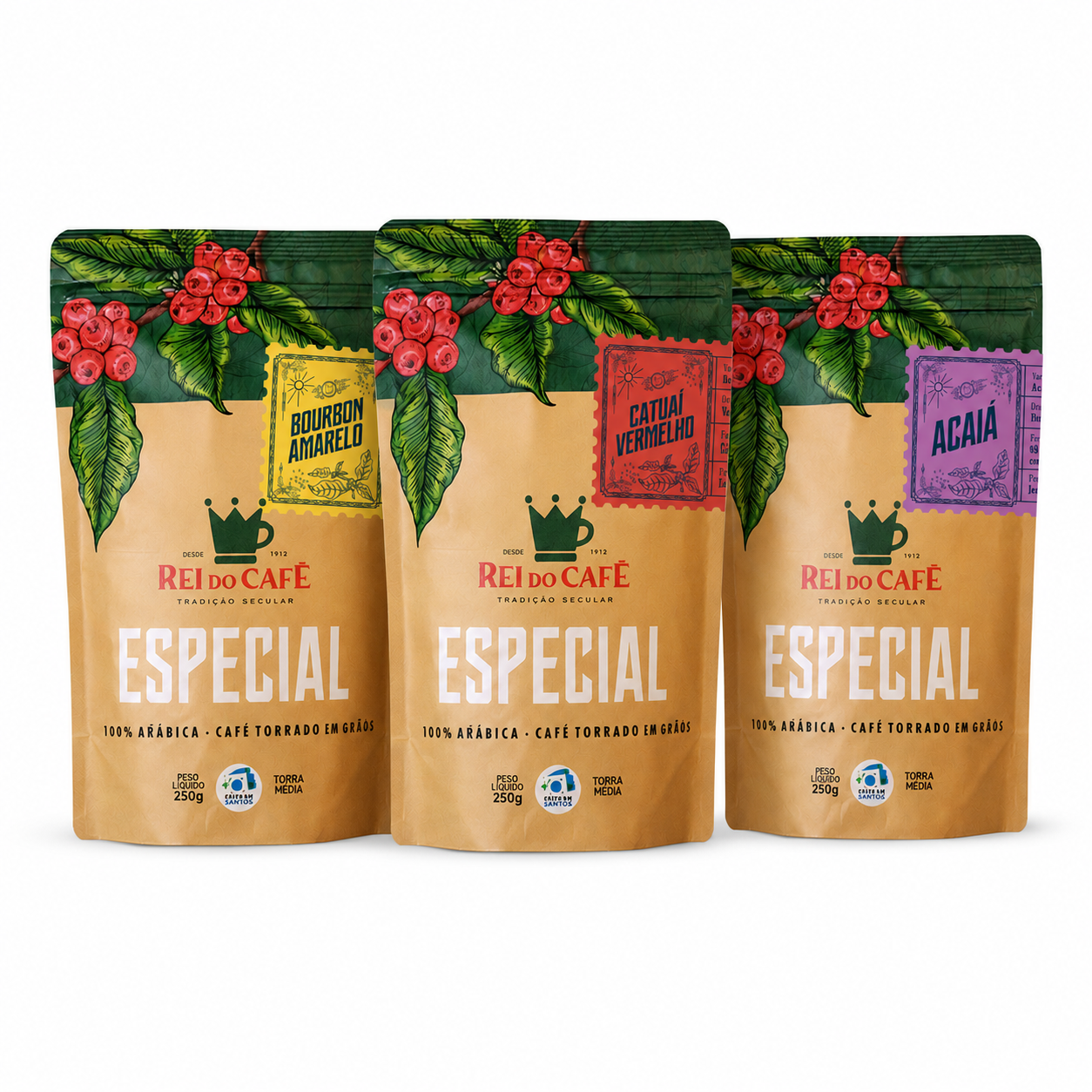 Três pacotes stand-up pouch da linha Especial Rei do Café, 100% arábica, café torrado em grãos, 250g, torra média, nas variedades Bourbon Amarelo, Catuaí Vermelho e Acaiá.