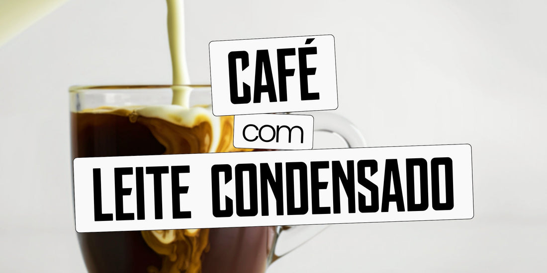 Leite condensado sendo despejado em xícara de vidro com café, criando mistura cremosa