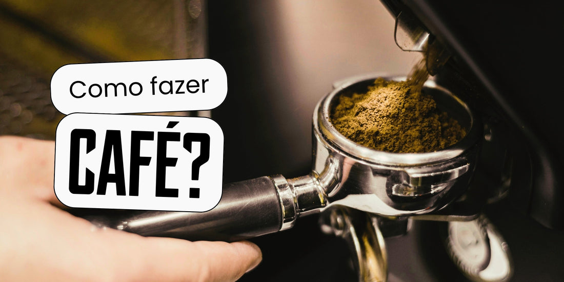 Porta-filtro de máquina de espresso sendo preenchido com café moído, ilustrando o preparo de café